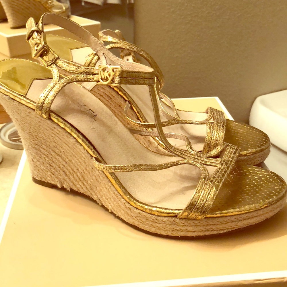 Michael kors gold wedges